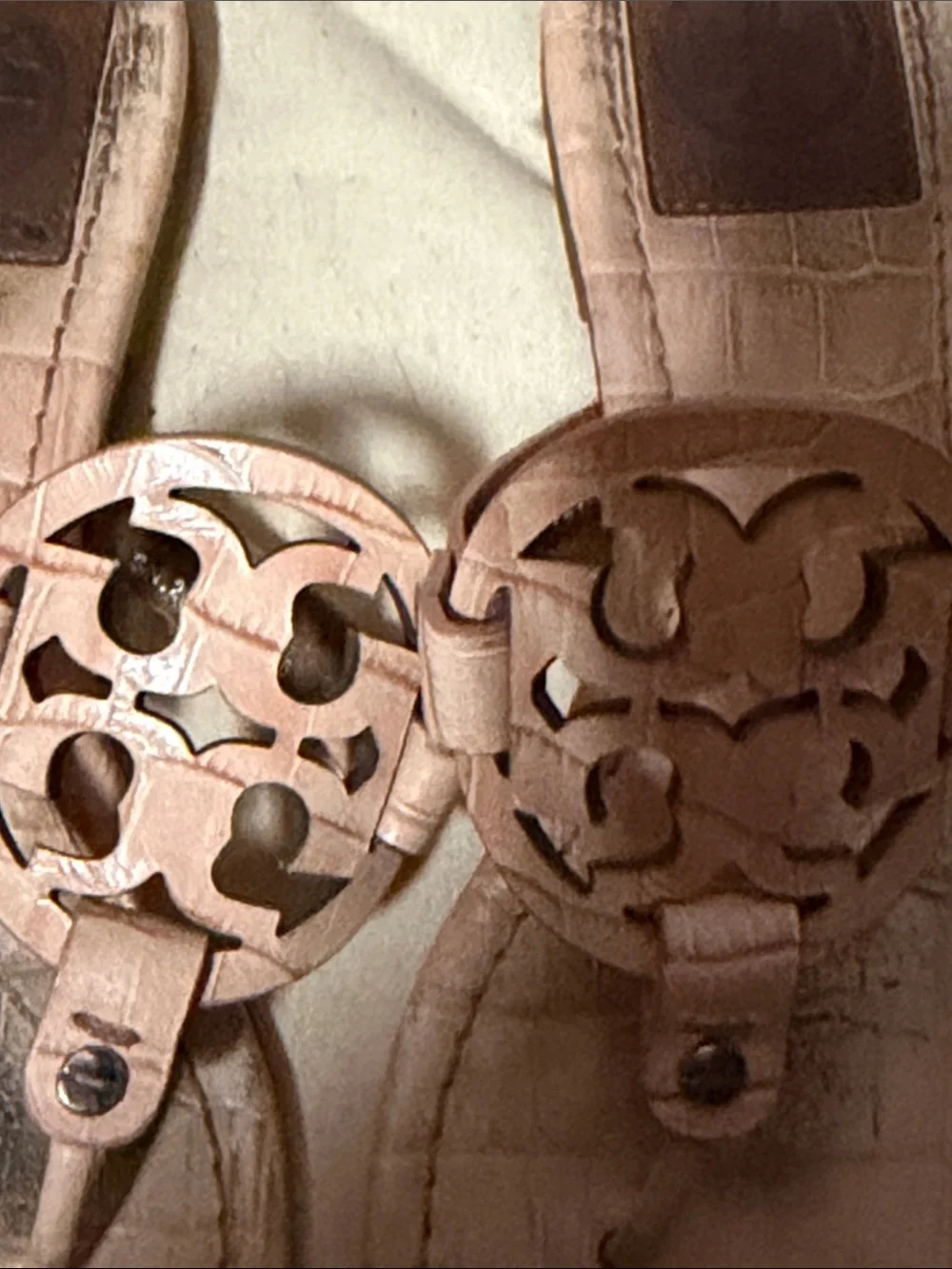 Tory Burch Sand Patent Leather Logo Thong Sandals - Sand